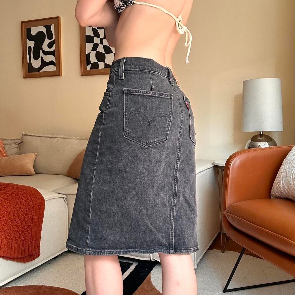 Levi’s Denim Jean Black Midi Skirt with buttons down front - 27” waist - Picture 5 of 8